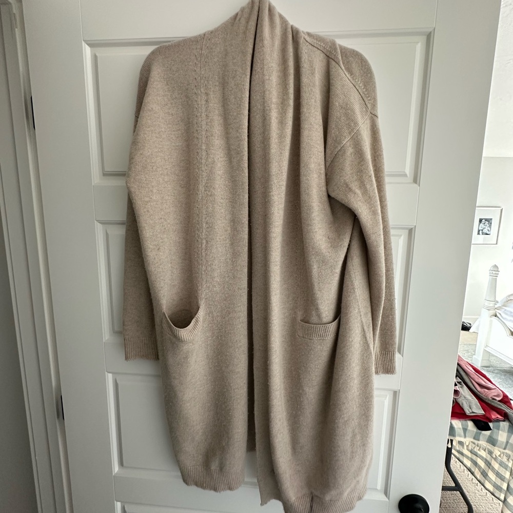 Vince 100% cashmere sweater